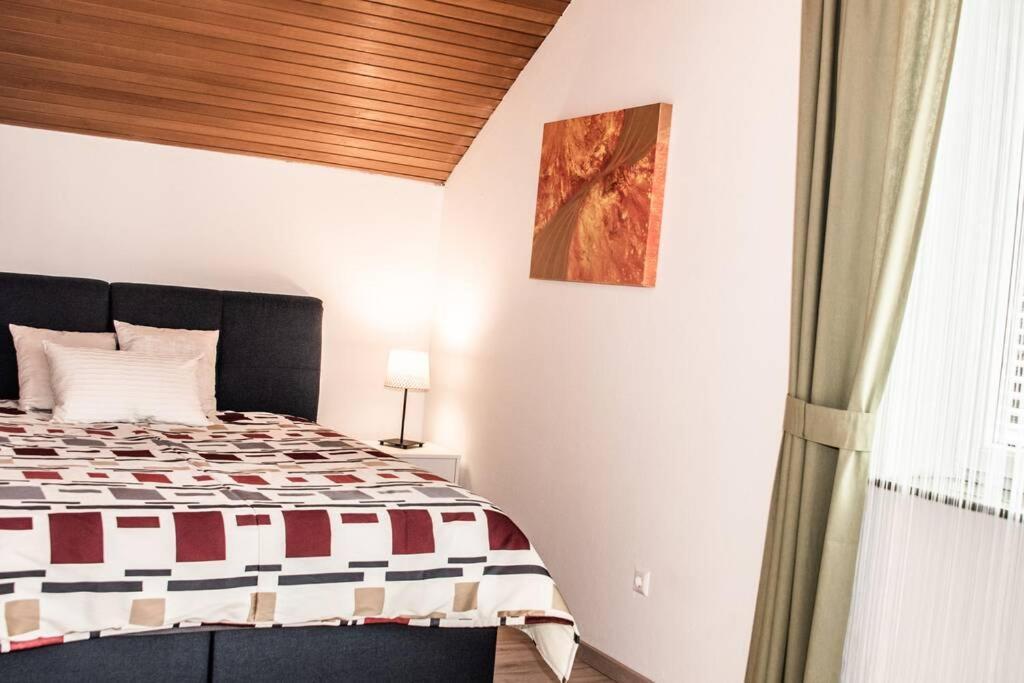 Apartment Pouringraz Fuer Kunst- Und Tennisliebhaber المظهر الخارجي الصورة