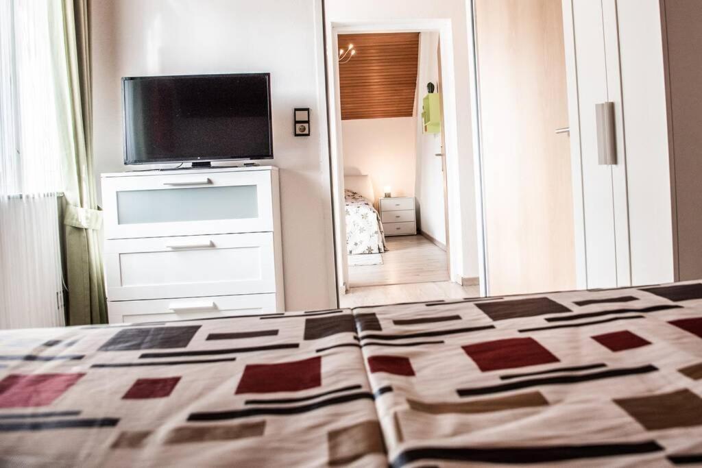 Apartment Pouringraz Fuer Kunst- Und Tennisliebhaber المظهر الخارجي الصورة
