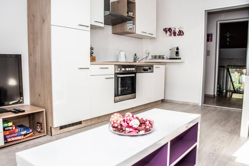Apartment Pouringraz Fuer Kunst- Und Tennisliebhaber المظهر الخارجي الصورة